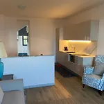 Lägenhetshotell Miramare Apartments&suites 4*