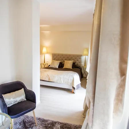 Апарт-отель Miramare Apartments&suites