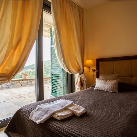 Miramare Apartments&suites 3* Специя
