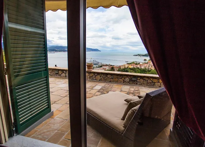 Aparthotel Miramare Apartments&suites La Spezia