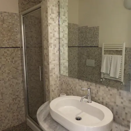 Miramare Apartments&suites 4* לה ספציה