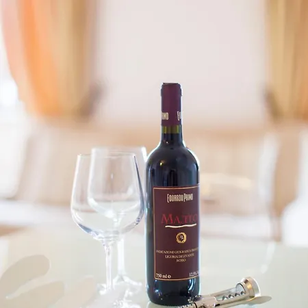 Miramare Apartments&suites Ξενοδοχείο με διαμερίσματα 4*