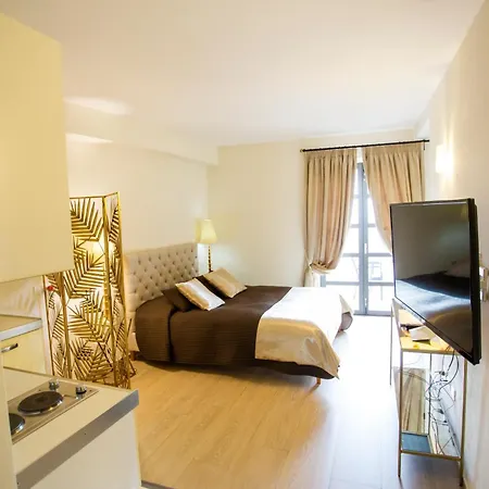 Апарт-отель Miramare Apartments&suites