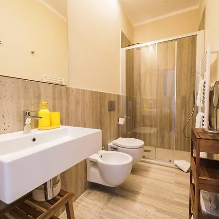 Ξενοδοχείο με διαμερίσματα Miramare Apartments&suites 4*