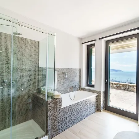 Ξενοδοχείο με διαμερίσματα Miramare Apartments&suites Λα Σπέτσια