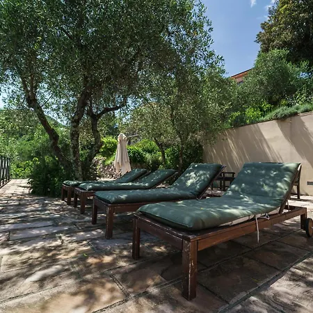 Miramare Apartments&suites Ξενοδοχείο με διαμερίσματα 4*