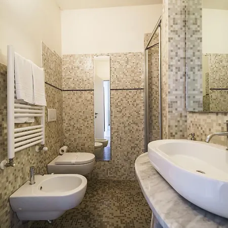 Ξενοδοχείο με διαμερίσματα Miramare Apartments&suites Λα Σπέτσια