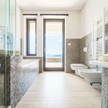 Ξενοδοχείο με διαμερίσματα Miramare Apartments&suites