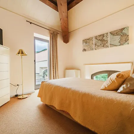 Miramare Apartments&suites Ξενοδοχείο με διαμερίσματα 4*