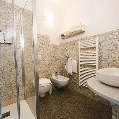 Ξενοδοχείο με διαμερίσματα Miramare Apartments&suites