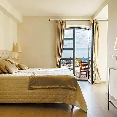 Miramare Apartments&suites Apart Otel 4*