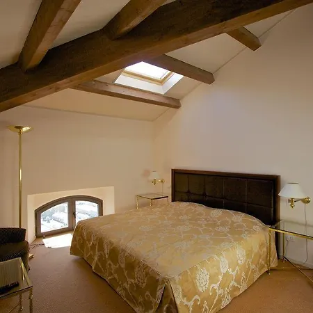 Miramare Apartments&suites 4*