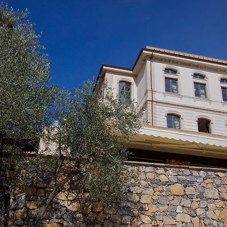 Miramare Apartments&suites 4* ラ・スペツィア