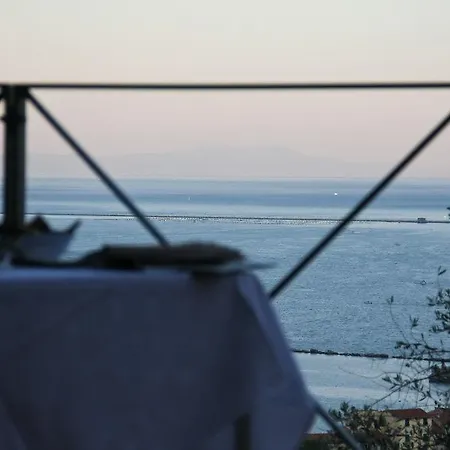 Miramare Apartments&suites 4* Специя
