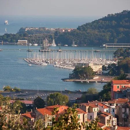 Miramare Apartments&suites Апарт-отель 4*
