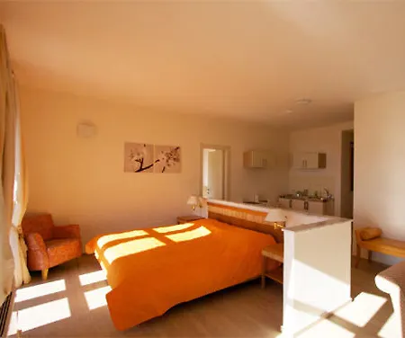 Miramare Apartments&suites 4* Специя