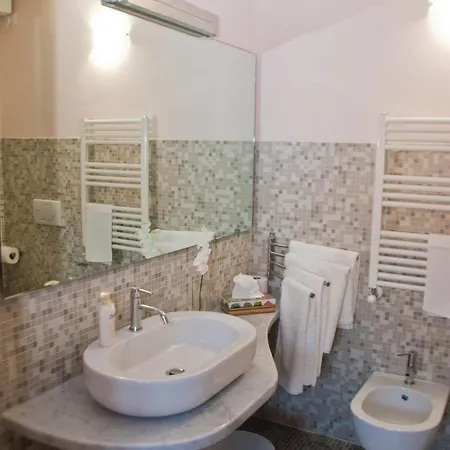 Miramare Apartments&suites La Spezia