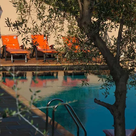 Ξενοδοχείο με διαμερίσματα Miramare Apartments&suites Λα Σπέτσια