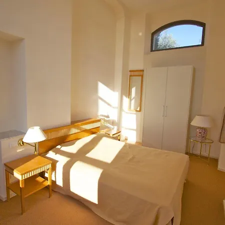 Miramare Apartments&suites 4*