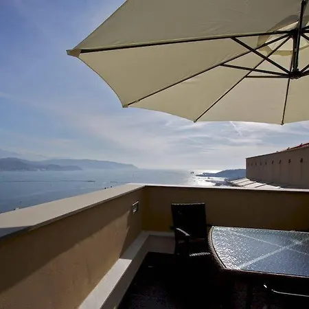 Miramare Apartments&suites 4* Специя