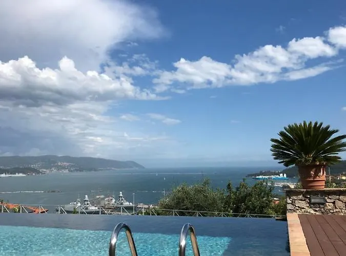 아파트호텔 Miramare Apartments&suites 라스페치아