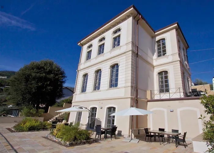 Miramare Apartments&suites 라스페치아