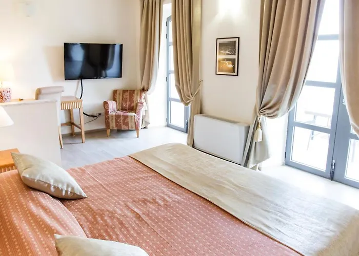 아파트호텔 Miramare Apartments&suites 라스페치아