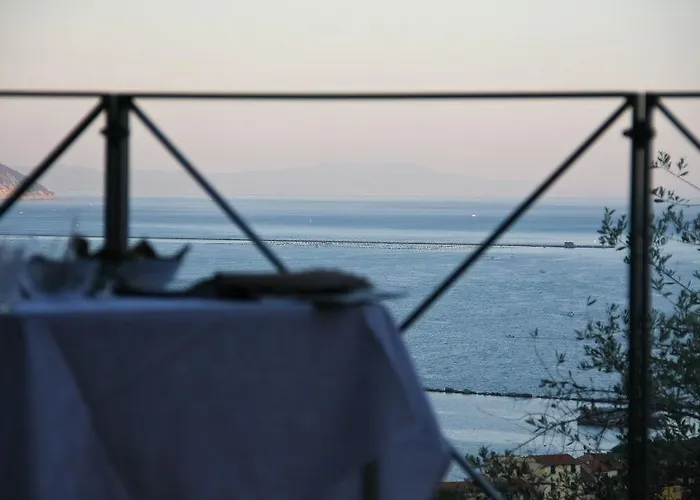 Miramare Apartments&suites 4* 라스페치아