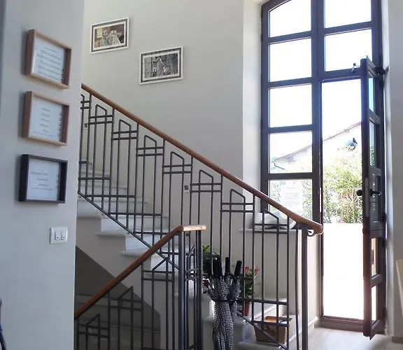 Miramare Apartments&suites 아파트호텔 라스페치아