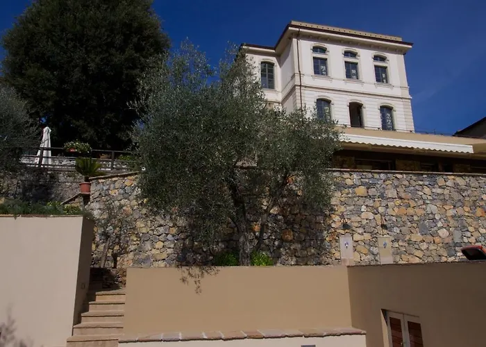 Aparthotel Miramare Apartments&suites La Spezia