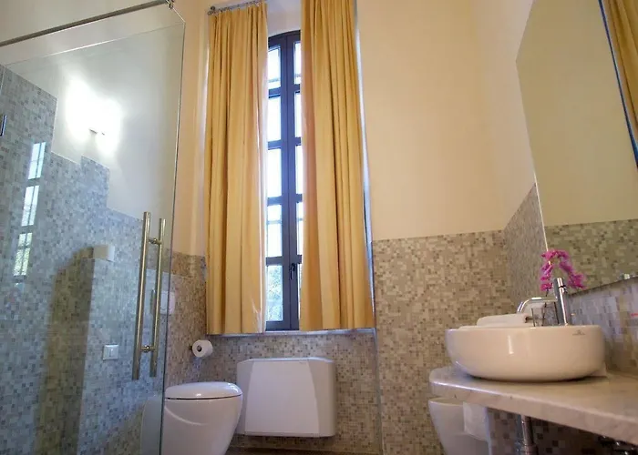 Miramare Apartments&suites 아파트호텔 라스페치아